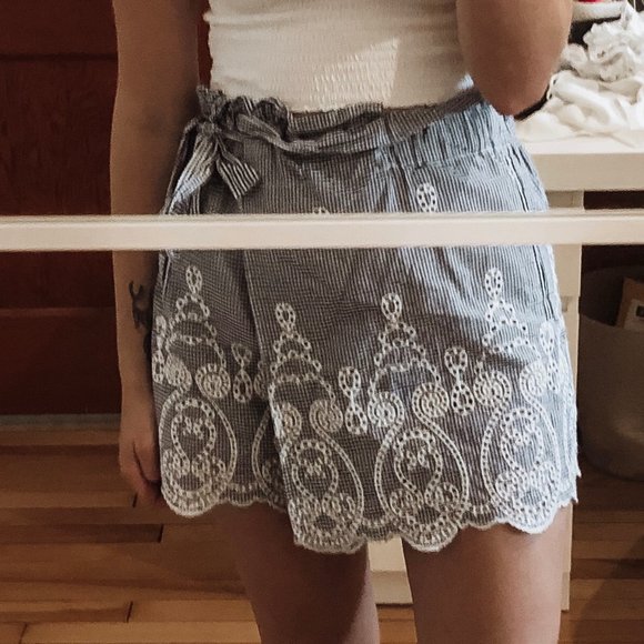 Zara blue and white embroided skort - Picture 3 of 6